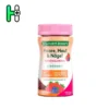 Nature’s Bounty Haare, Haut & Nägel یک مکمل پاستیلی با طعم دلپذیر توت قرمز است که حاوی ترکیبی مؤثر از بیوتین، زینک، سلنیوم و کلاژن می‌باشد.